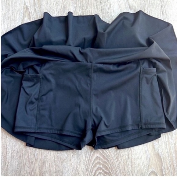 Halara Black Skirt with Pockets Skort - Picture 2 of 2